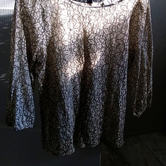 Loft quarter length lacy shirt - Picture 3 of 4